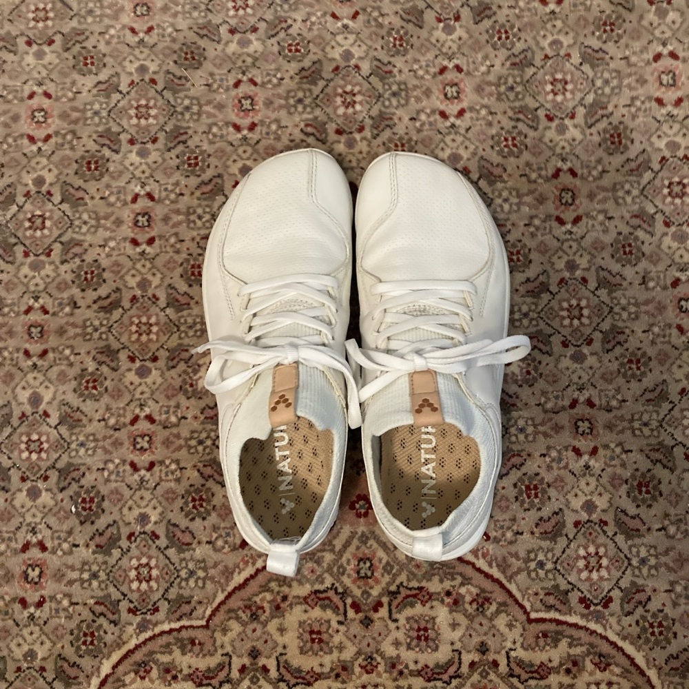 Vivobarefoot white leather Primus knit lux II Women’s 7.5/ 38